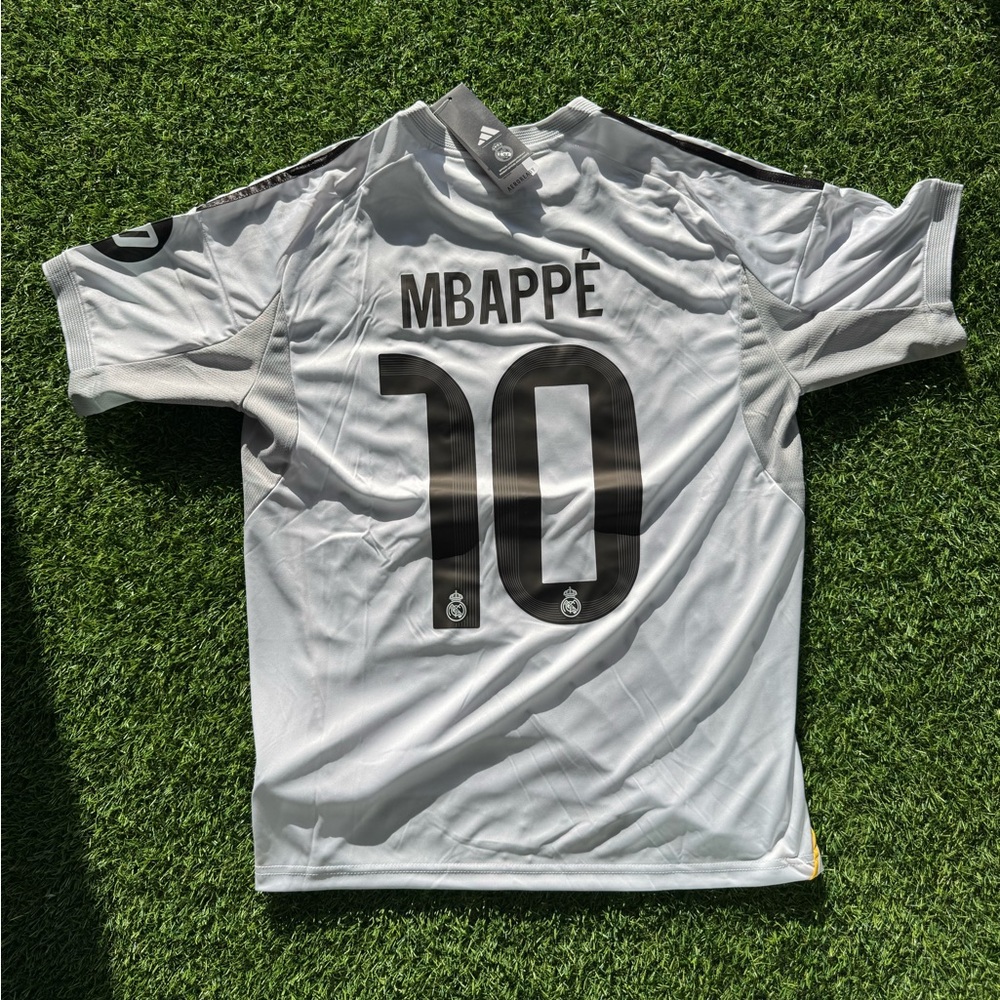 Men’s Mbappé #10 Real Madrid jersey 25-26 - Picture 1 of 2
